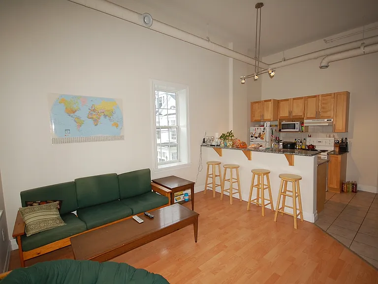 1254 Hollis St — Photo 7