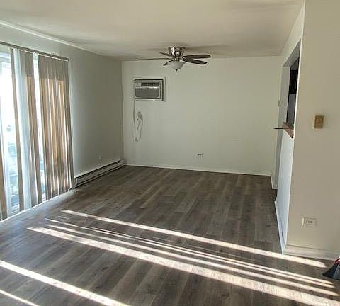 2nd image of 866 Gettysburg Dr #5