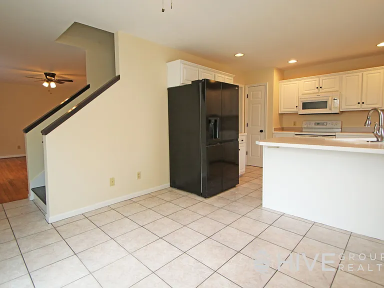 1345 Goldfinch Dr — Photo 7