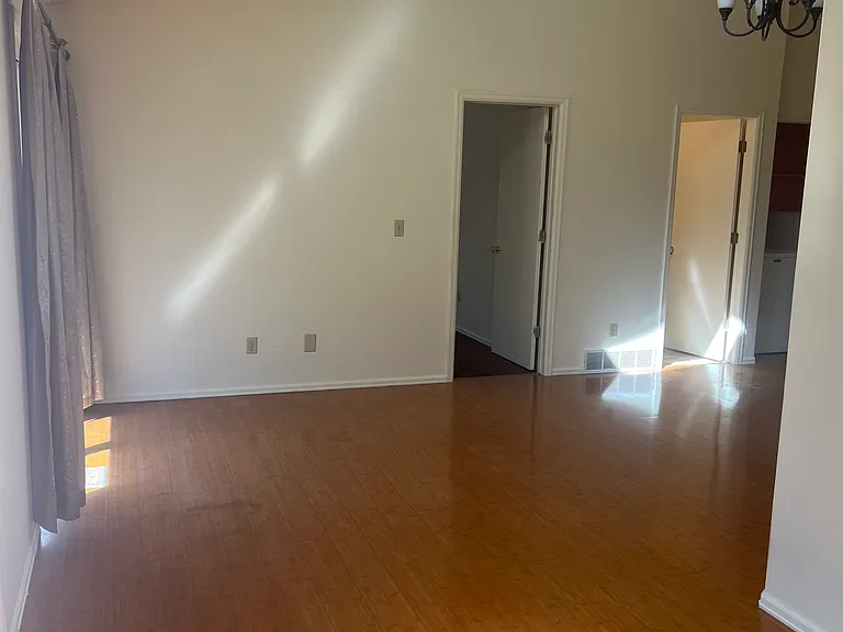 563 Kearney Ave S — Photo 9