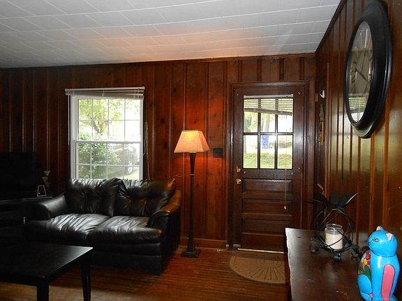 3rd image of 103 Stinson St