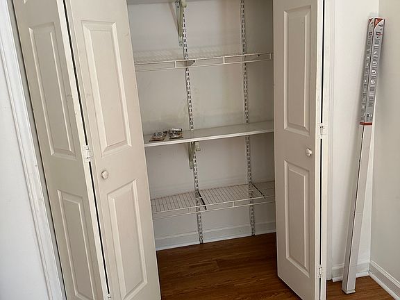 3rd image of 402A Alice Dr #A
