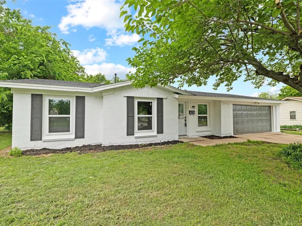 840 Belaire Dr, Burleson, TX 76028