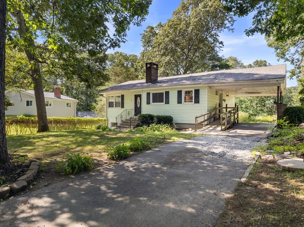 31 Richard Road, Ledyard, CT 06335
