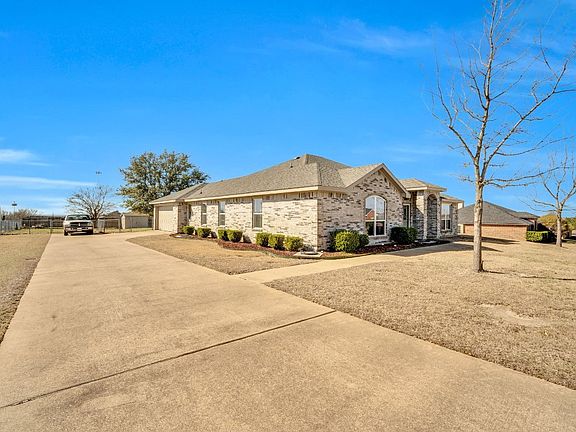 1520 Sunnydale Dr, Midlothian, TX 76065 | MLS #20542471 | Zillow