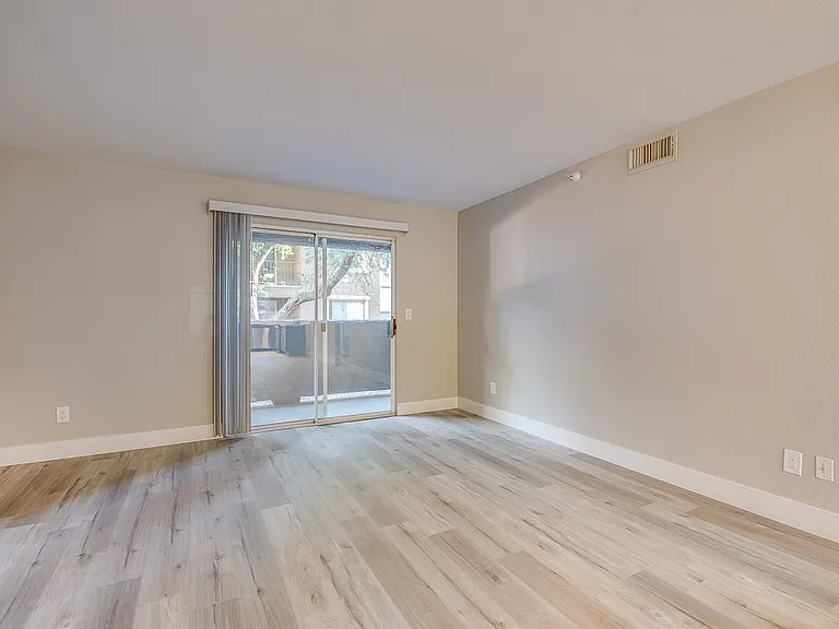 2750 S Durango Dr — Photo 25