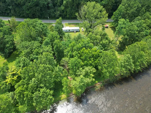 846 W Catherine St, Rowlesburg, WV 26425