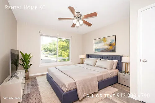 Freshly remodeled Split-level 3-bed/2.5-bath Duplex #8860 — Photo 4
