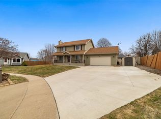 487 Sunrise Cir, Pleasant Hill, IA 50327