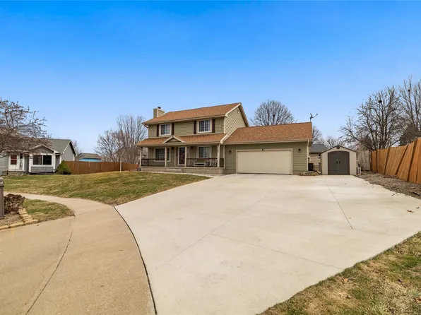 487 Sunrise Cir, Pleasant Hill, IA 50327