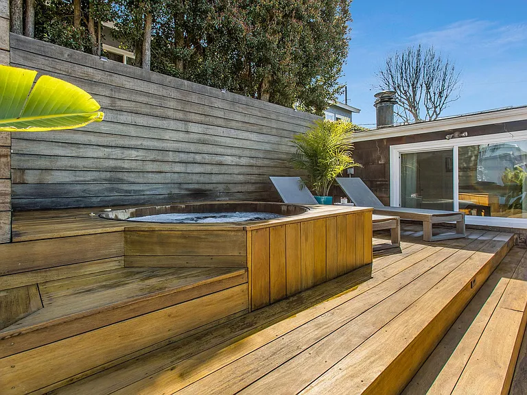 Spa & Deck