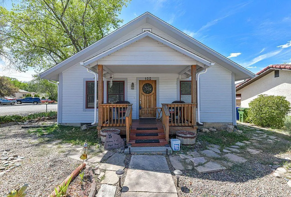 402 N Virginia St — Photo 1