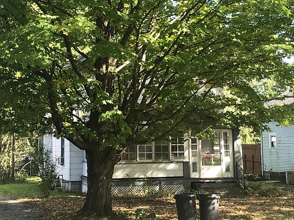 3rd image of 6148 Hoover St