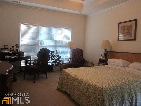 5th image of 1221 Fox Creek Dr