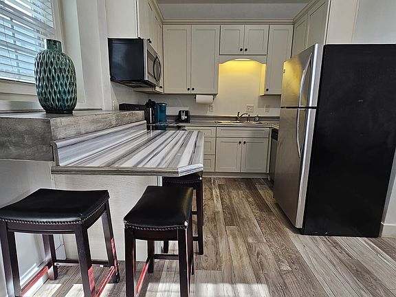 3rd image of 221 15th St NW APT C