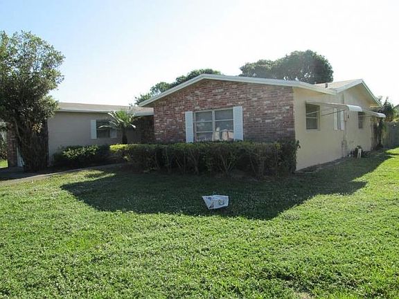 3rd image of 6220 SW 10th Ct