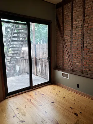 Rented by Yup Realty LLC | media 21