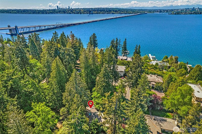 5th image of 3419 Evergreen Point Road