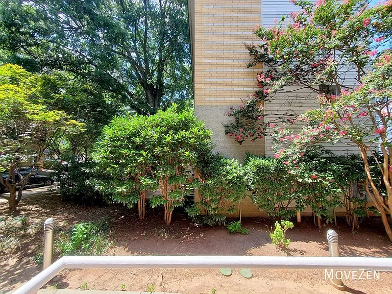 295 McDonald Ave — Photo 39