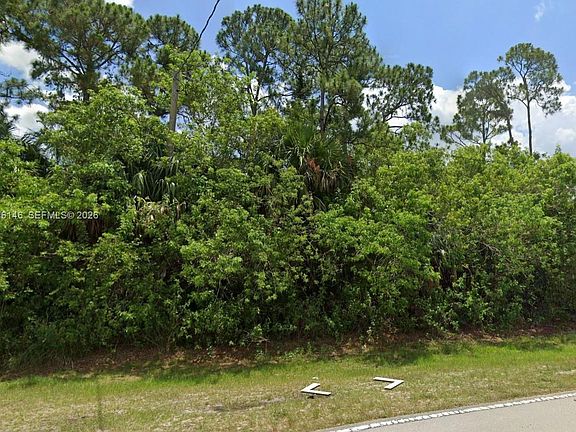 3rd image of 3757 SW Savona Blvd