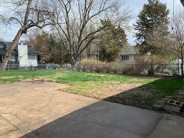 5628 S 51st Ave — Photo 16