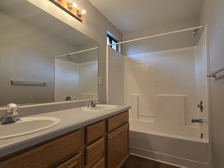 1005 Ridgeview Dr — Photo 10