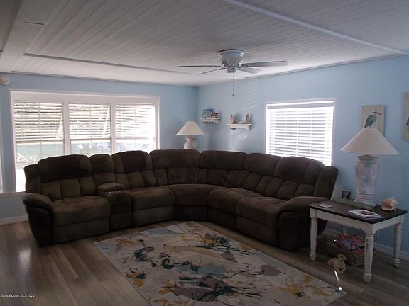 2nd image of 946 Wren Cir