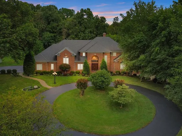 224 Ravenswood Dr, Elizabethtown, KY 42701