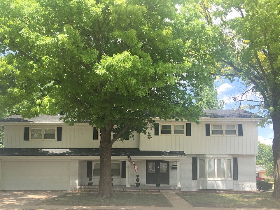 1st image of 421 E Wayne Ave