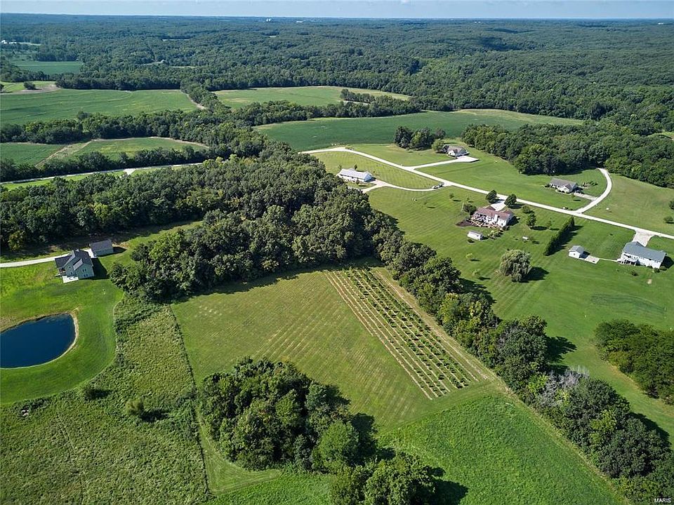 2nd image of 53 10th Pike