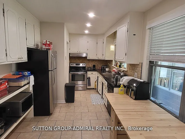 6039 Althea St #UPPER — Photo 6