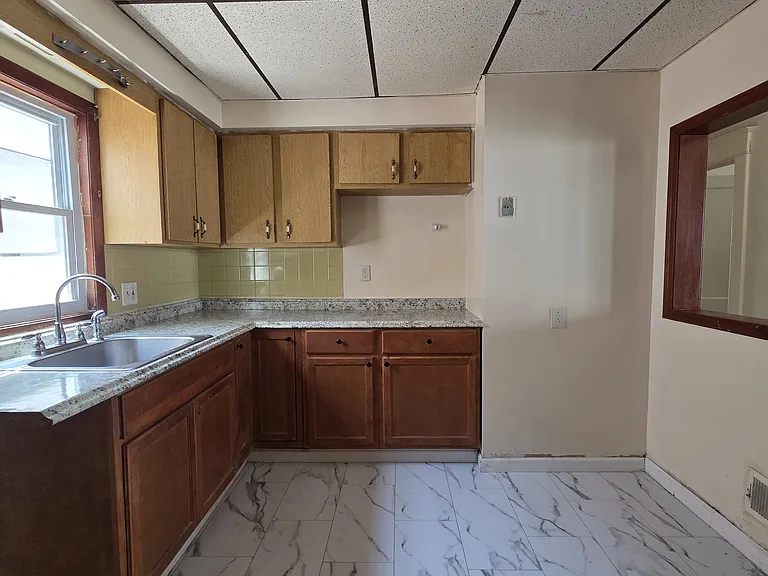 56 Hazelwood Ave — Photo 6