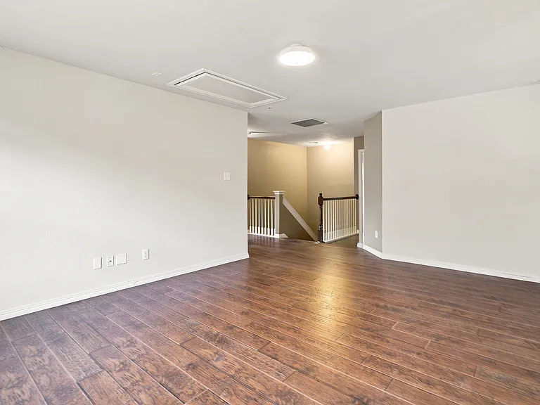 4608 Brighton Dr — Photo 6