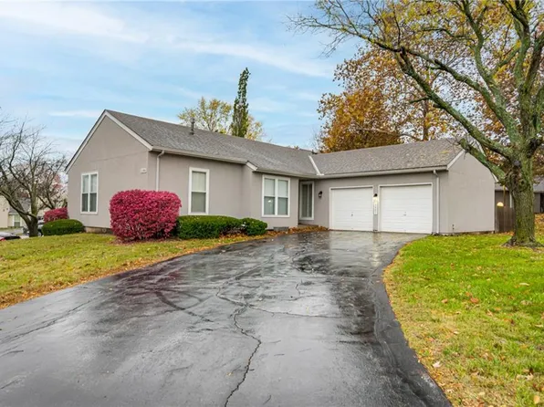 12301 W 107th Ter, Overland Park, KS 66210