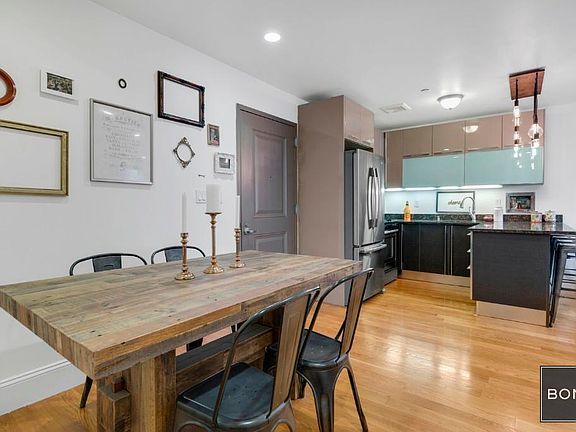 3rd image of 2303 31st Ave APT 3A