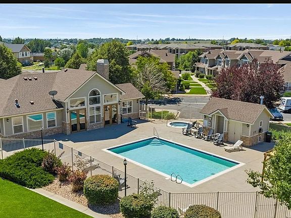 Pool, Hot Tub & Club house