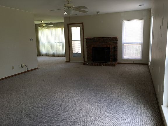 Living Room w/Fireplace