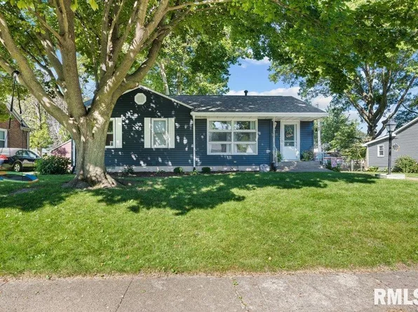 508 N 4th St, Eldridge, IA 52748