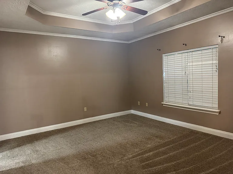 1050 Gage Dr — Photo 21