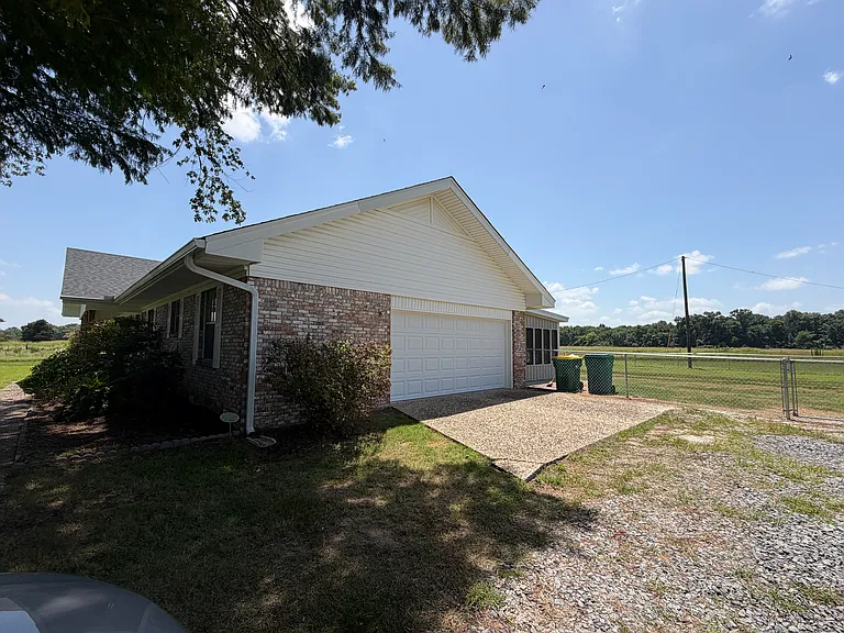 14738 Faulkner Lake Rd — Photo 40