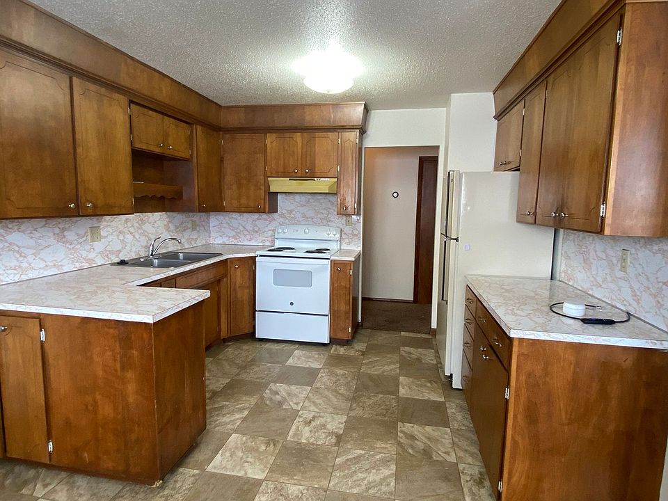 1st image of 310 12th Ave NW #4