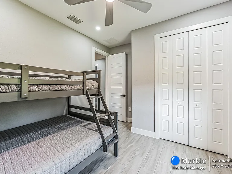 4618 Catalina Ln — Photo 11