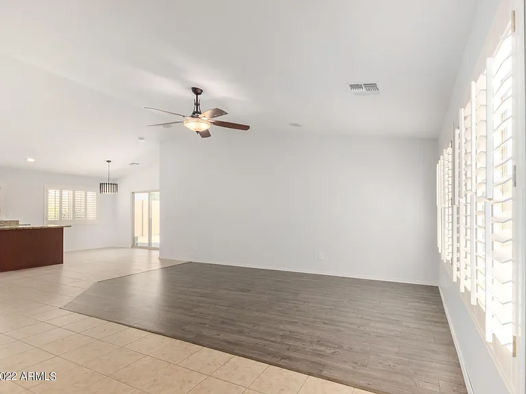 2227 E Stacey Rd — Photo 9