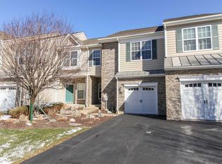 912 Huntington Dr, Fishkill, NY 12524