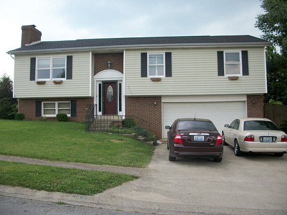 4th image of 605 Benjamin Dr
