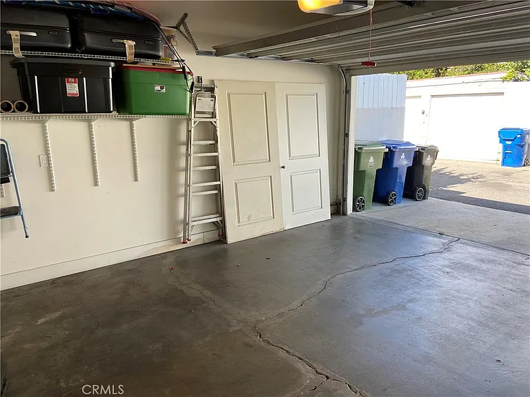 4470 Stansbury Ave — Photo 62
