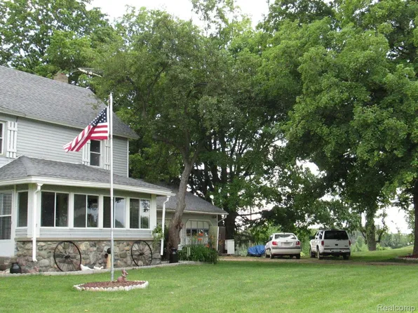 4571 Carlisle Hwy, Charlotte, MI 48813