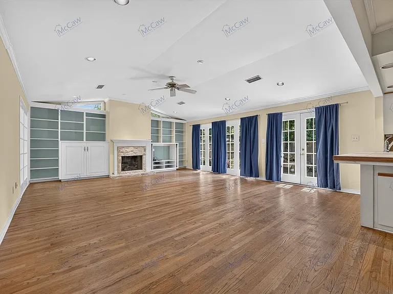 3550 Ainsworth Dr — Photo 6
