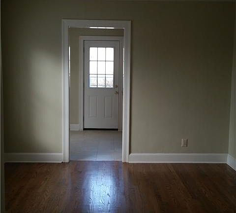 2nd image of 2698 Hartford Dr