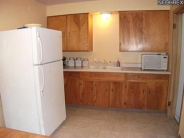 4th image of 1715 E 230th St